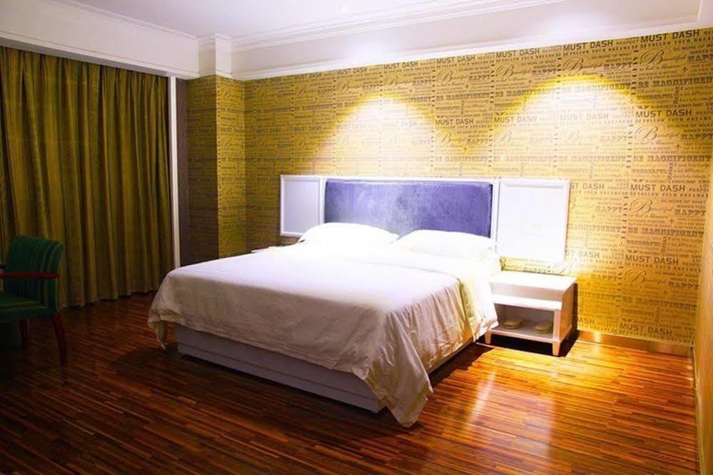 New Zhongxun Business Hotel Yueyang Esterno foto