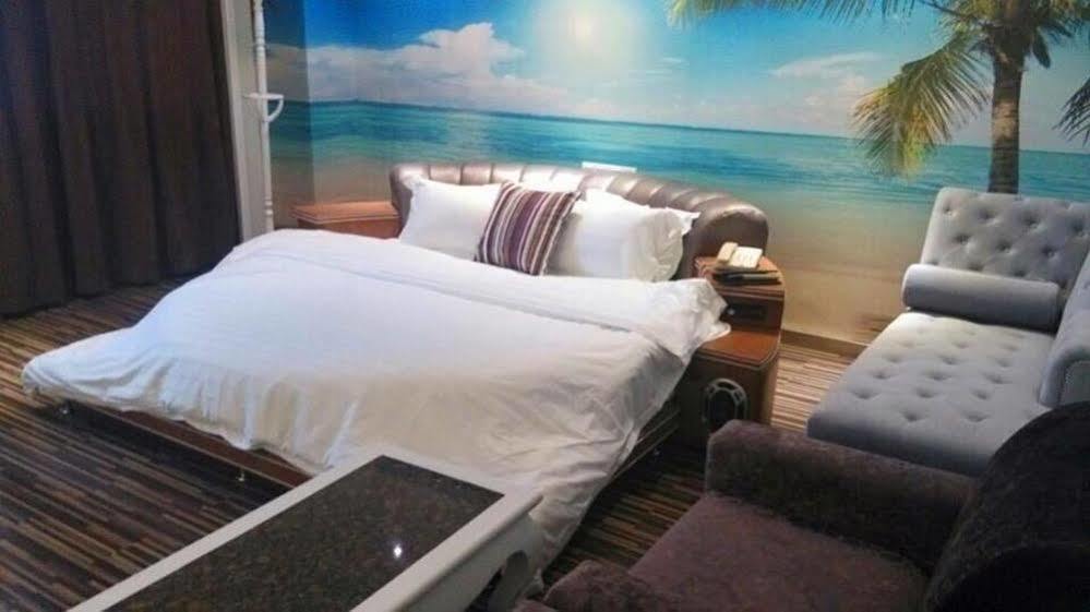 New Zhongxun Business Hotel Yueyang Esterno foto